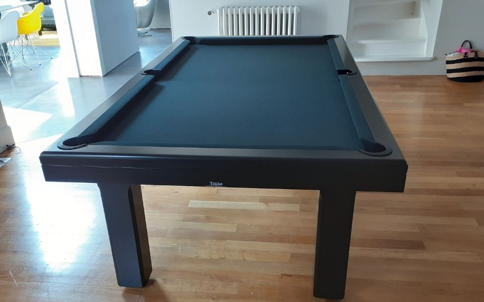 Bubbly Billiard Table